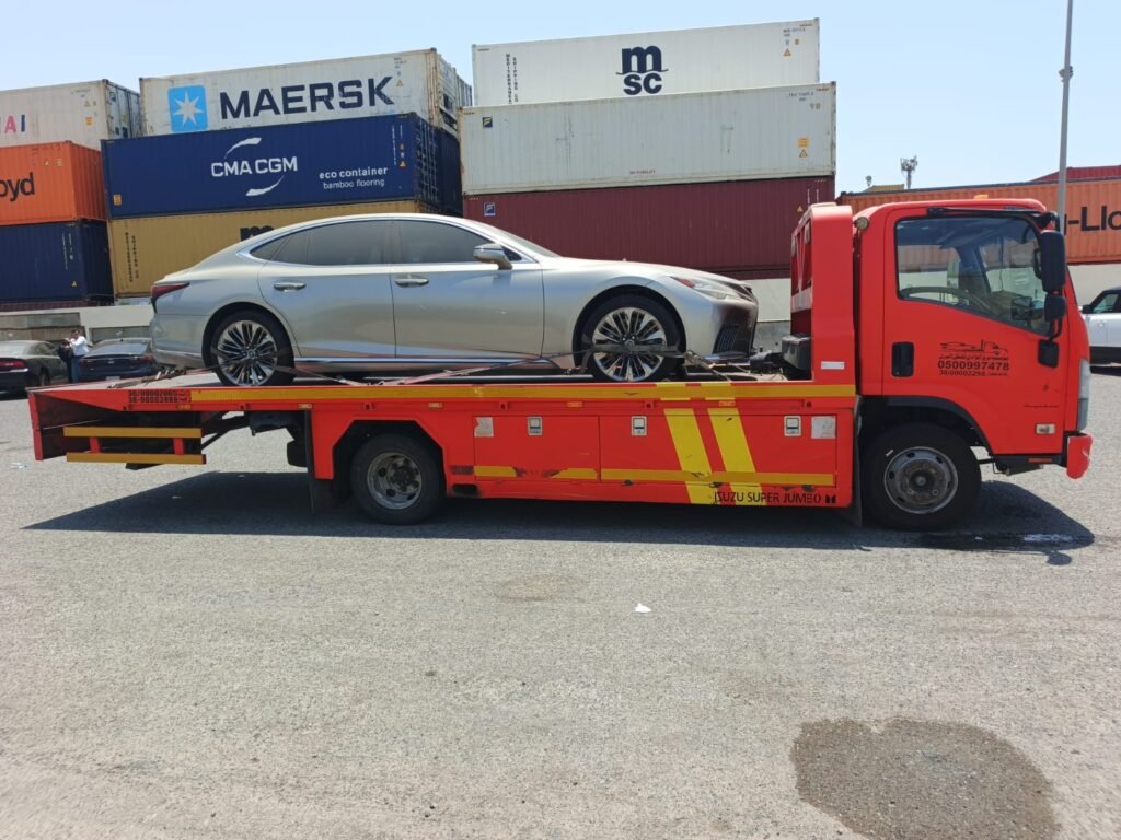 سحب السيارات المعطلة الرياض باستخدام سطحة سيارات