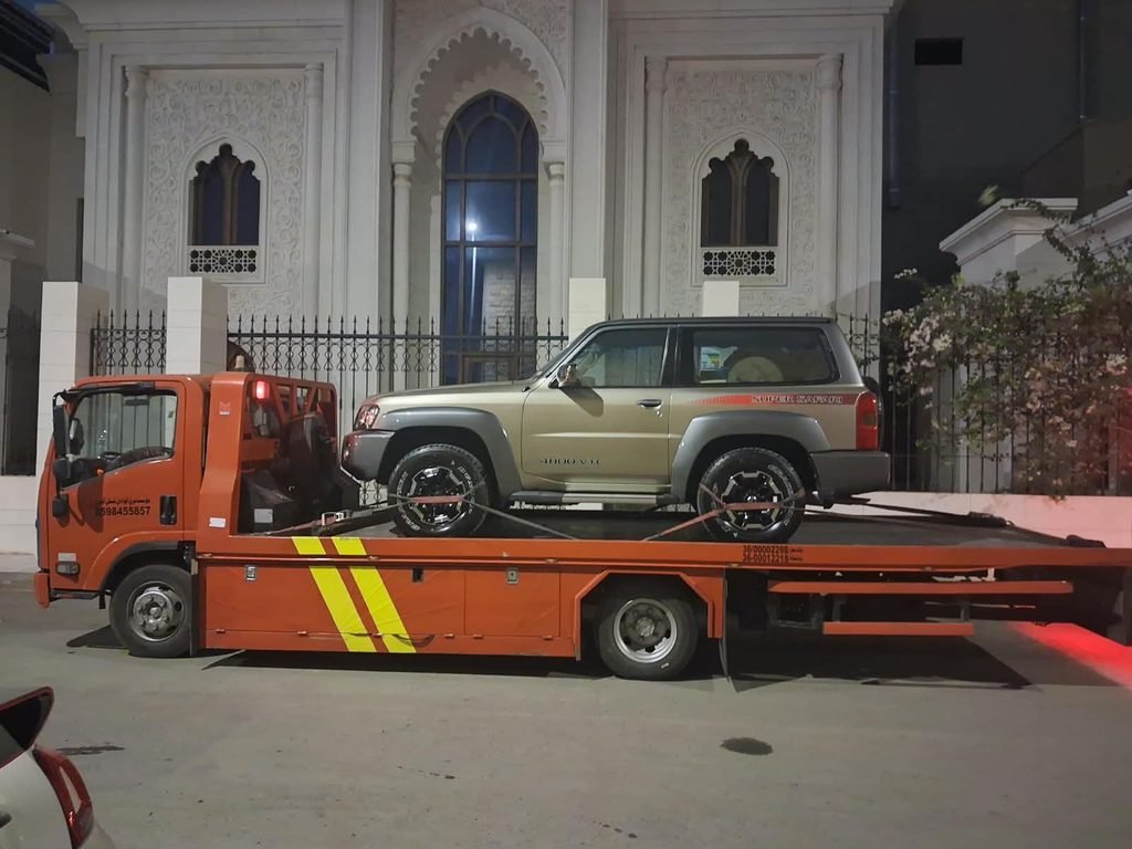 Hydraulic Flatbed Tow Truck in Riyadh